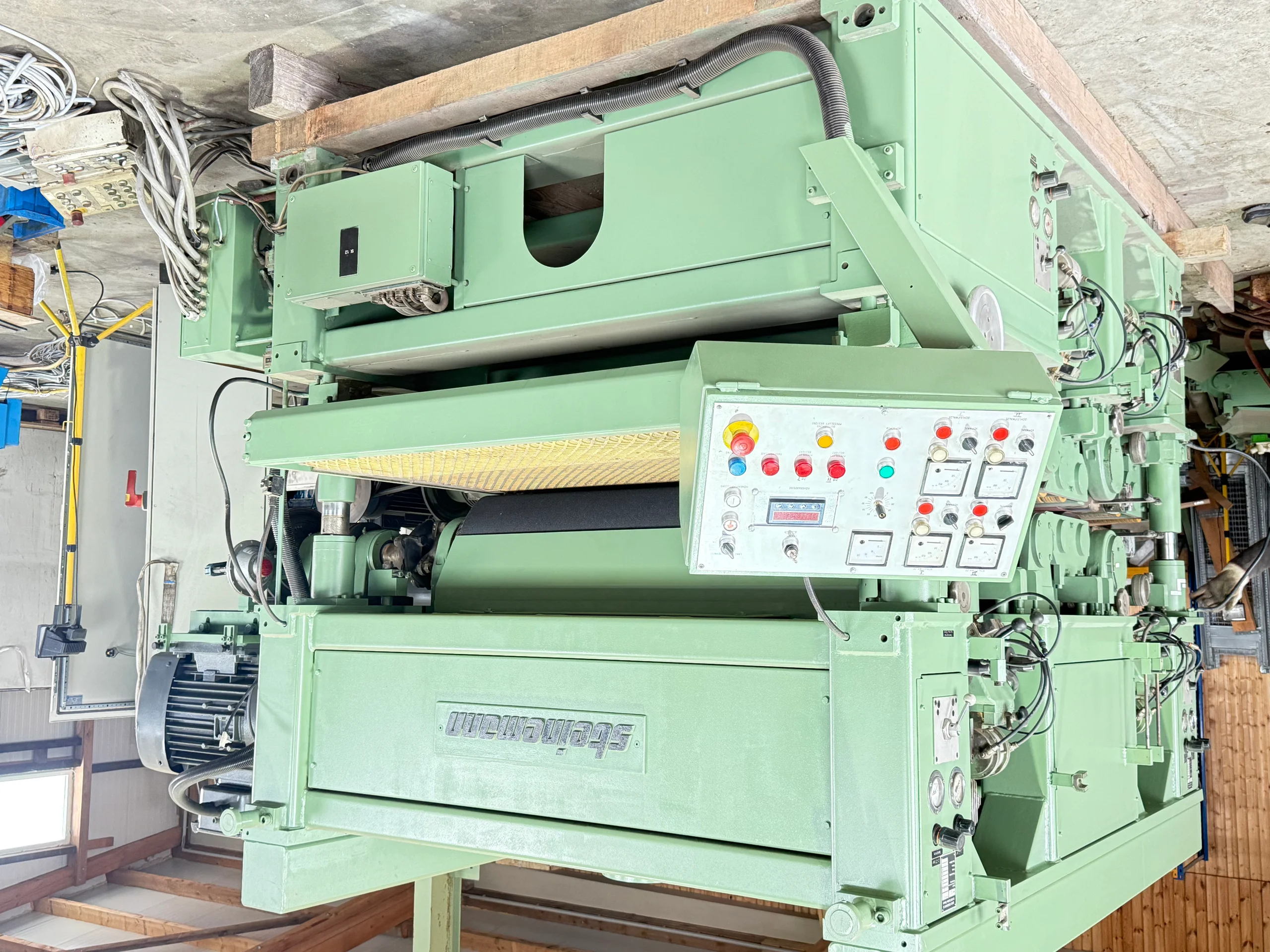 Plattenschleifmaschine