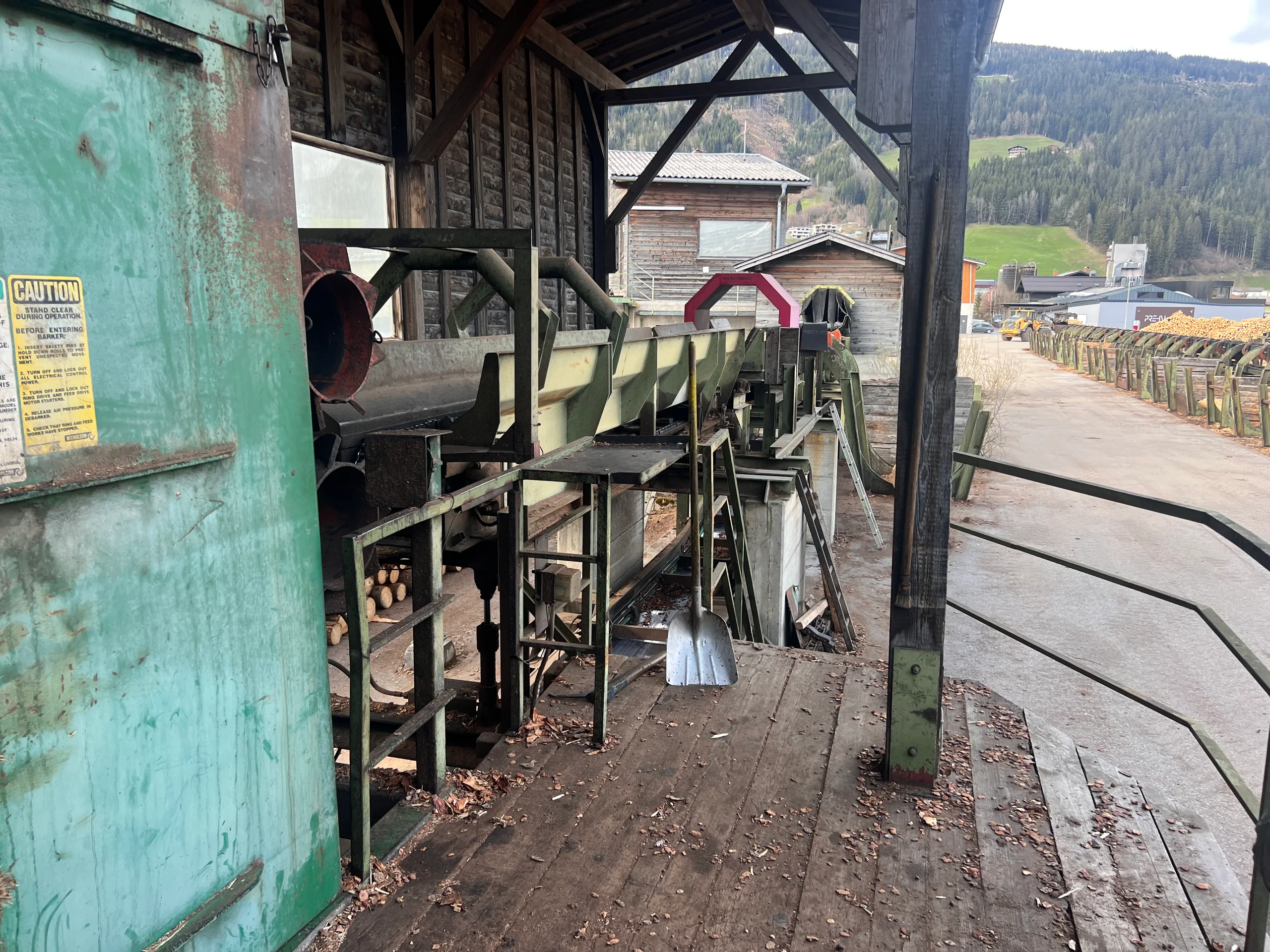 Rundholz Sortieranlage mit Entrindung - Bild 5